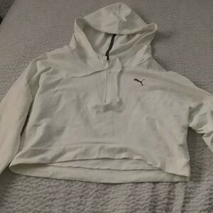 Puma Women's White Hoodie Sweatshirt. Non smoking home.
